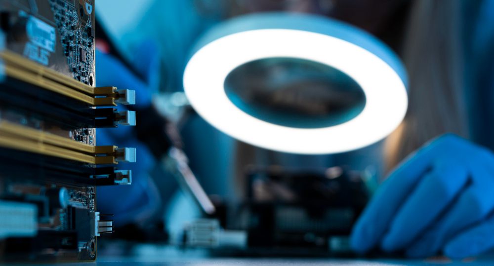 Ring light setup used to inspect electronic components in AOI applications