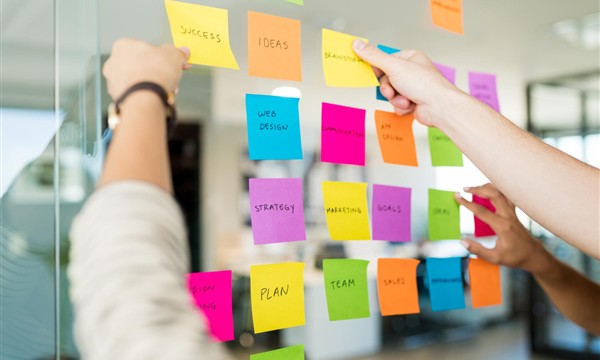 Team mapping website topics for SEO content architecture and internal links